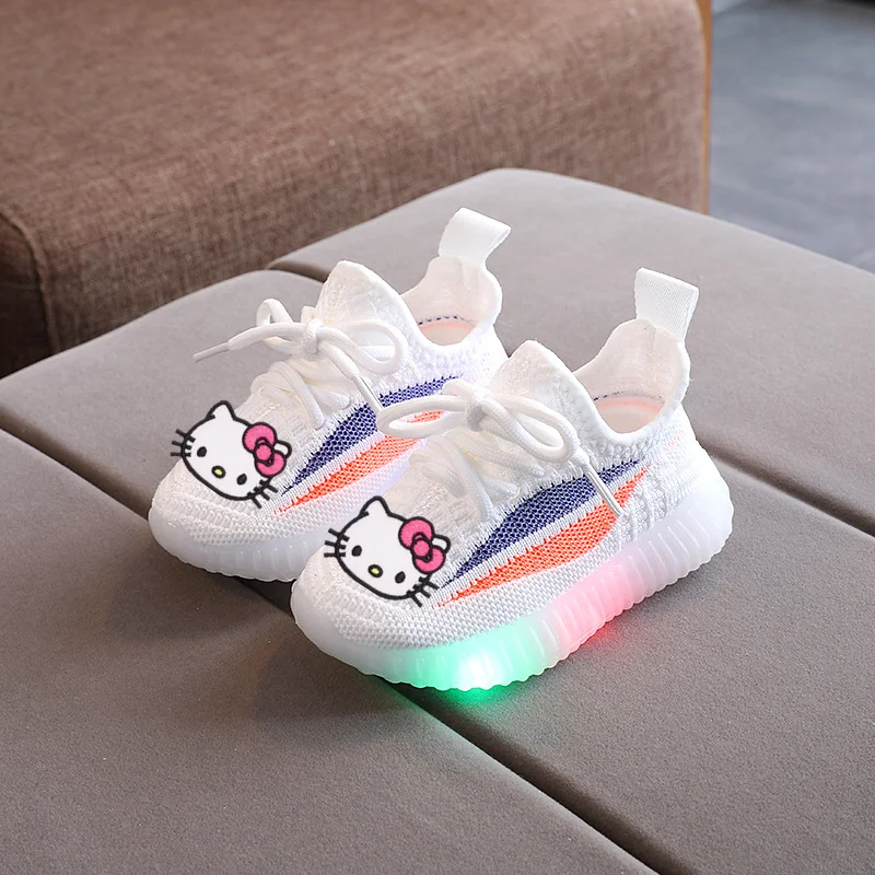 2021 Sanrio Hello Kitty Осенние детские светодиодные фонари Повседневная обувь Кроссовки для девочек Светящиеся кроссовки для мальчиков Детская обувь